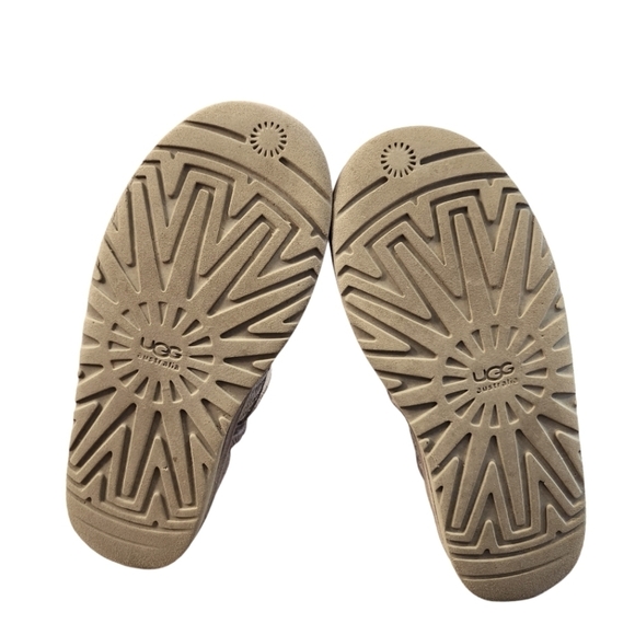 UGG Classic Short Silver Sequins Boots Size 5 Big Girl Youth Bling Sparkle Cozy - Picture 9 of 11